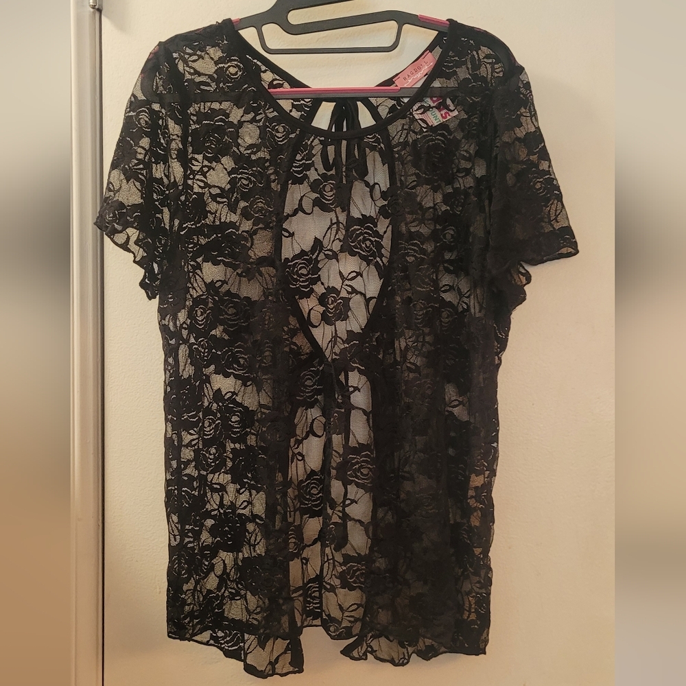 Elegant Black Lace Women’s Top